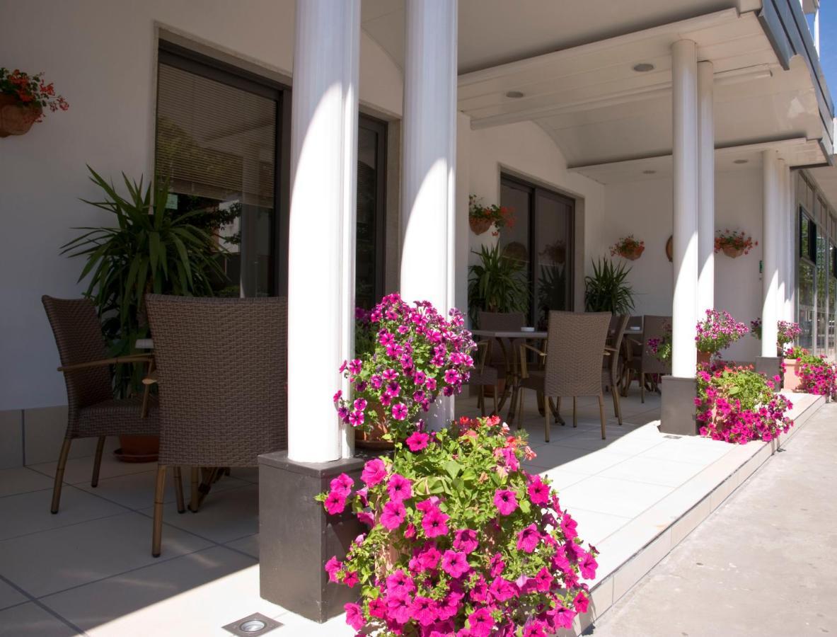 Hotel Maris Stella Riccione Dış mekan fotoğraf