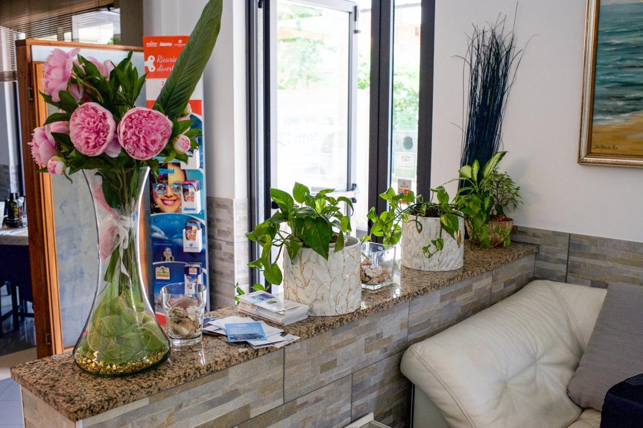 Hotel Maris Stella Riccione Dış mekan fotoğraf